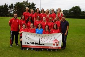 Mannschaftsfoto TuS Eicklingen mit FNOH Banner Mannschaftsfoto mit TuS Eicklingen